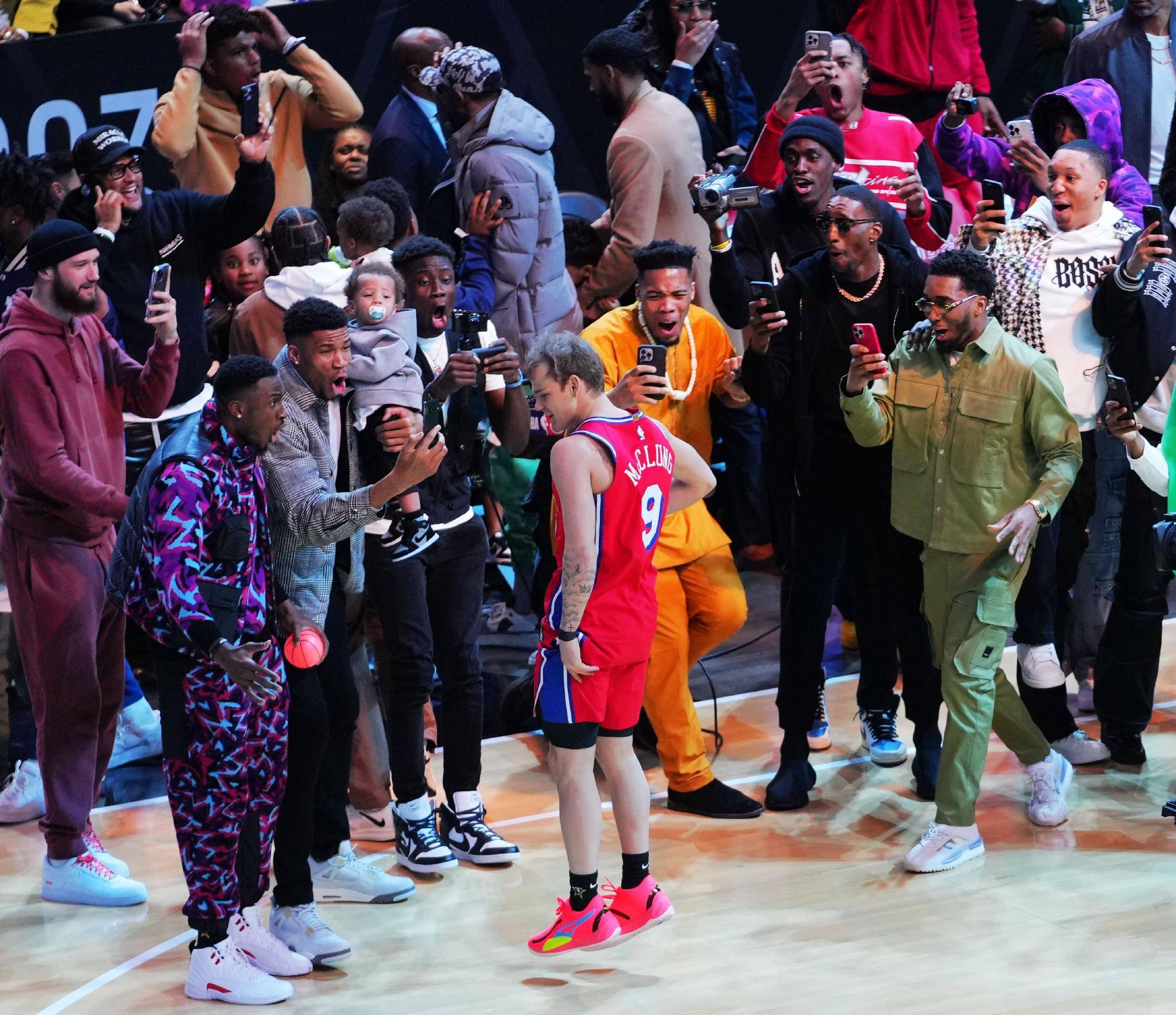 篮球nba明星_篮球——NBA全明星:麦克朗加冕“扣篮王”