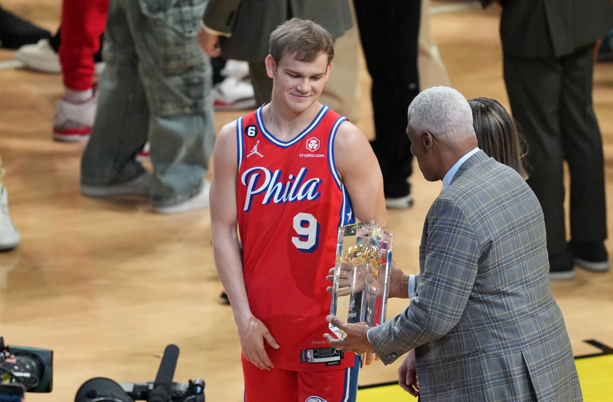 篮球nba明星_篮球——NBA全明星:麦克朗加冕“扣篮王”