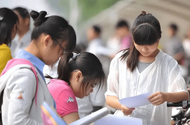 皇冠信用网可以占几成_理科女生高考如何选专业?这几类专业占优势皇冠信用网可以占几成,可以优先考虑