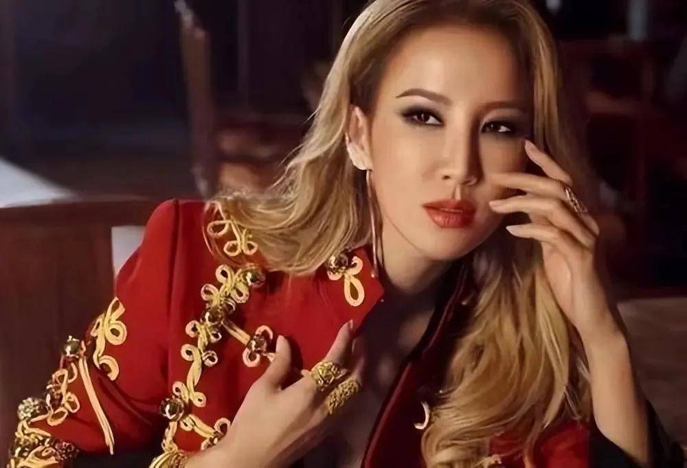 皇冠信用网正网_李玟去世第5天皇冠信用网正网,她固守的体面被撕得粉碎,她加拿大老公正被网暴