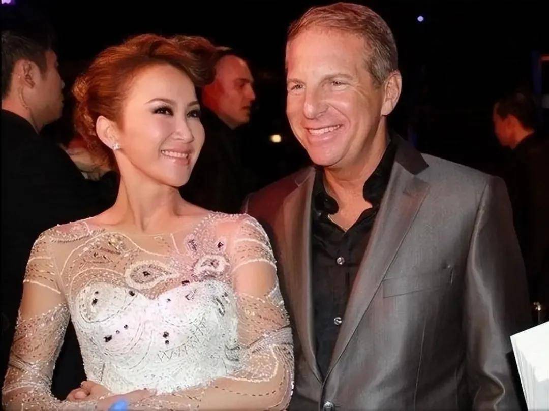 皇冠信用网正网_李玟去世第5天皇冠信用网正网,她固守的体面被撕得粉碎,她加拿大老公正被网暴