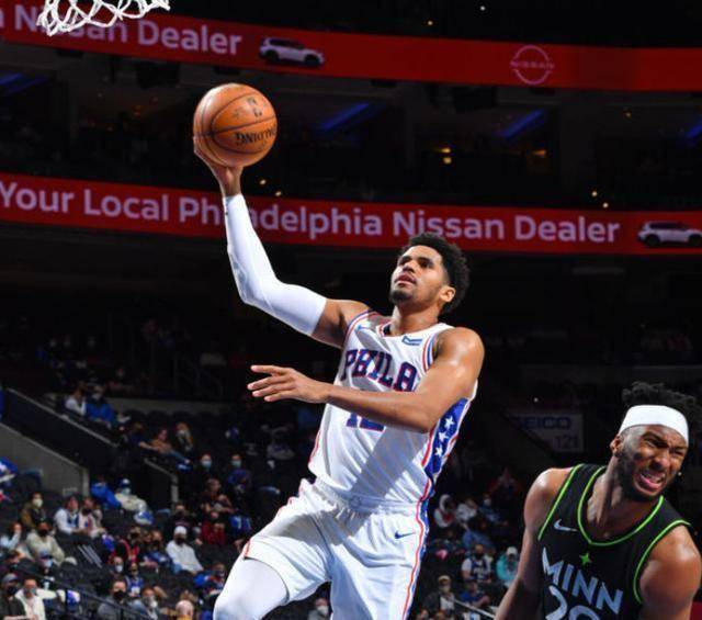 皇冠信用网登1_轰70+21!3巨头吊锤森林狼皇冠信用网登1,恩比德怒吼宣泄,反超篮网登东部第1