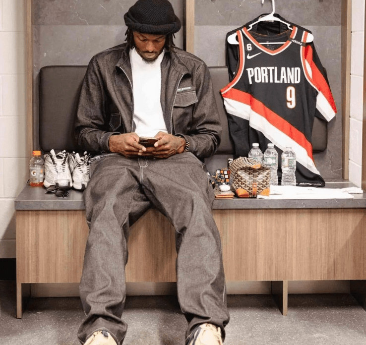 皇冠信用网登3_再见马克西皇冠信用网登3,欢迎利拉德?76人3换1交易方案出炉,表哥联手登帝!