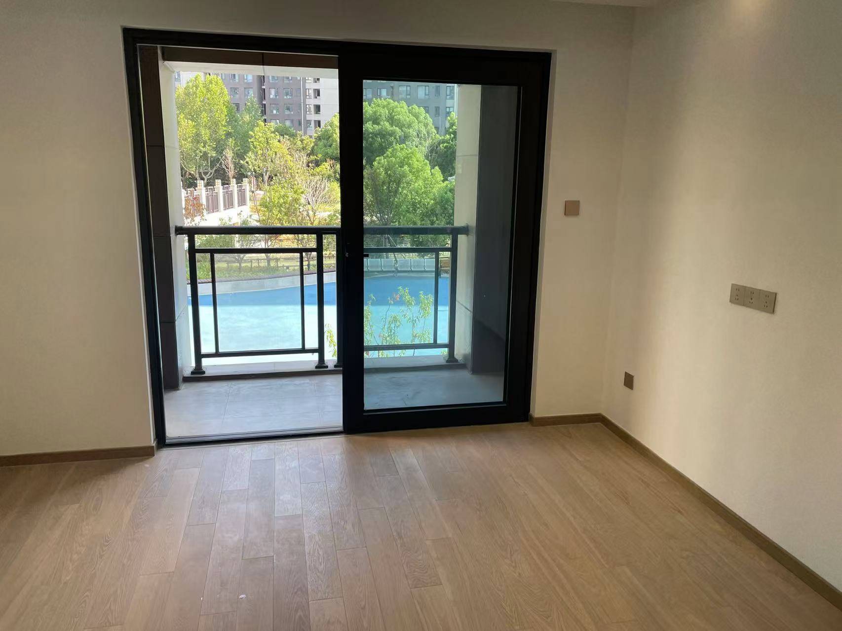 皇冠信用网在线注册_站在房价高位的那一群人:跌了100万后皇冠信用网在线注册,与自己和解