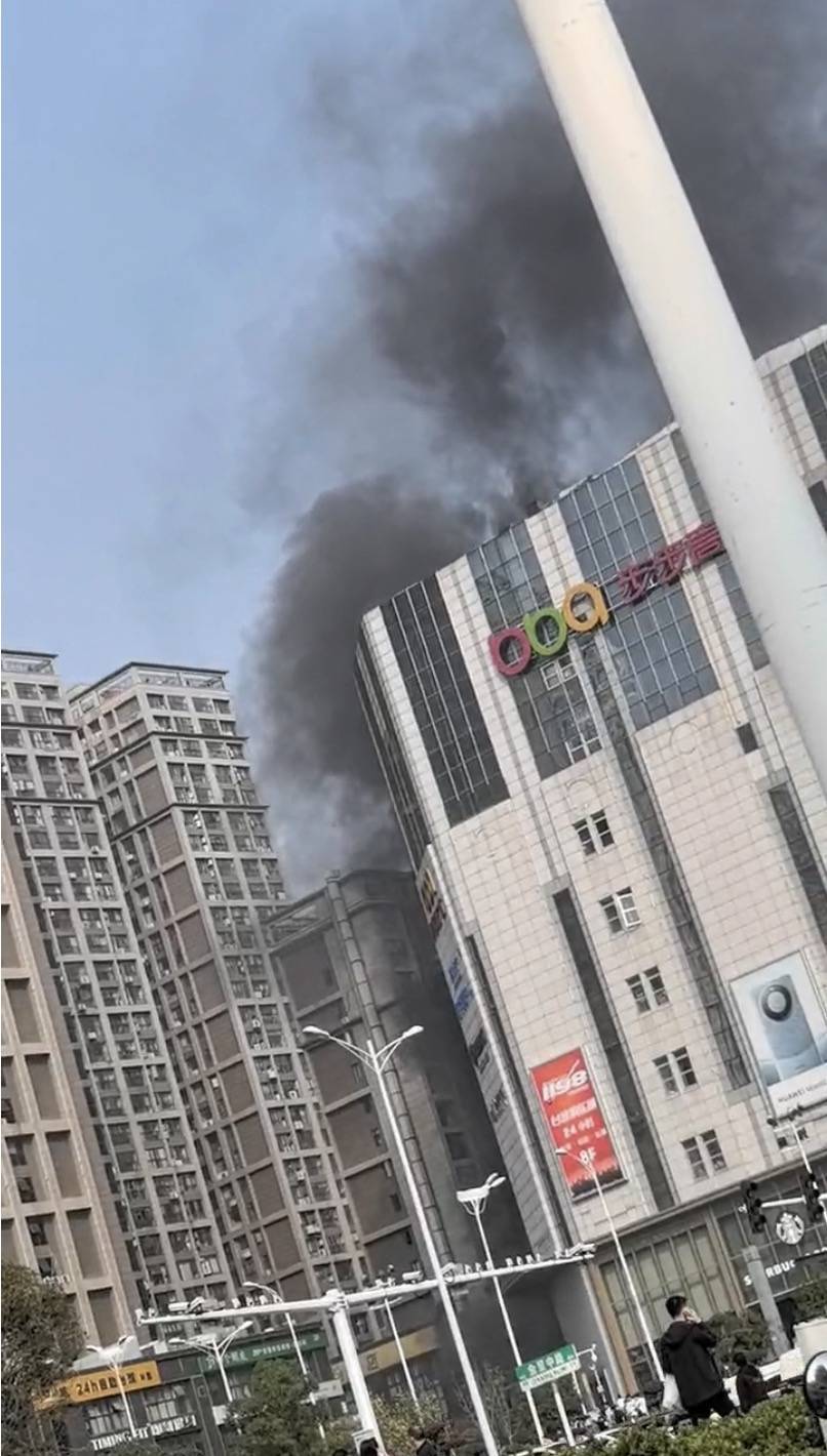 皇冠信用盘押金多少_长沙一商超负三楼起火:115名消防人员处置皇冠信用盘押金多少,明火扑灭无伤亡