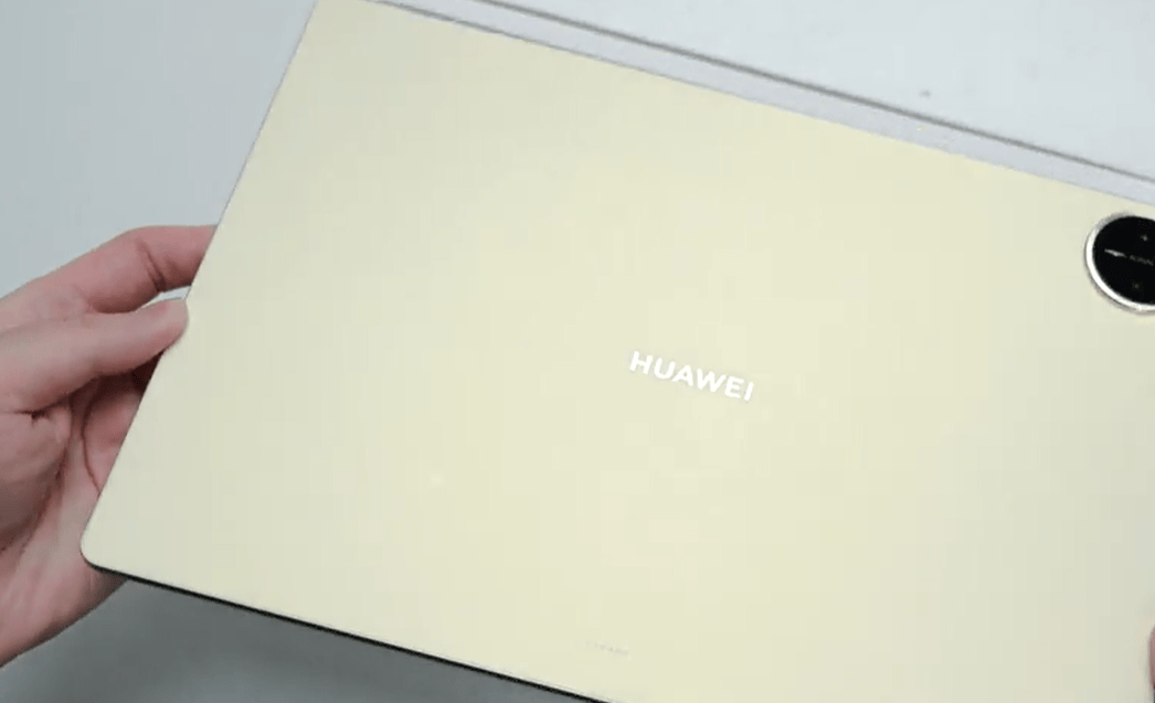 皇冠信用网正网_华为Mate70自研鸿蒙+麒麟9020皇冠信用网正网?余承东说对的起那四个字