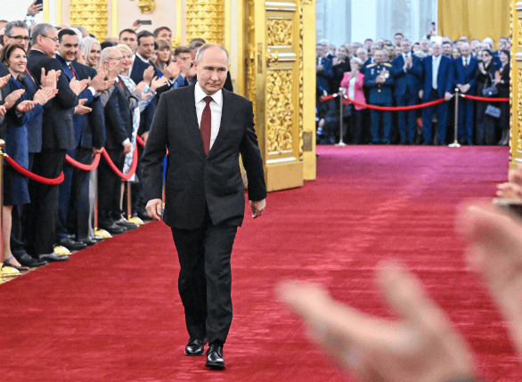 体育皇冠信用网_俄政坛大地震体育皇冠信用网,普京突然登机离国,拉着邻国达成重要合作!果然不简单