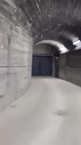 皇冠信用网在线注册_英媒报道阿萨德夫妇“奢华生活”:坐拥20套豪宅、穿5万元水晶鞋