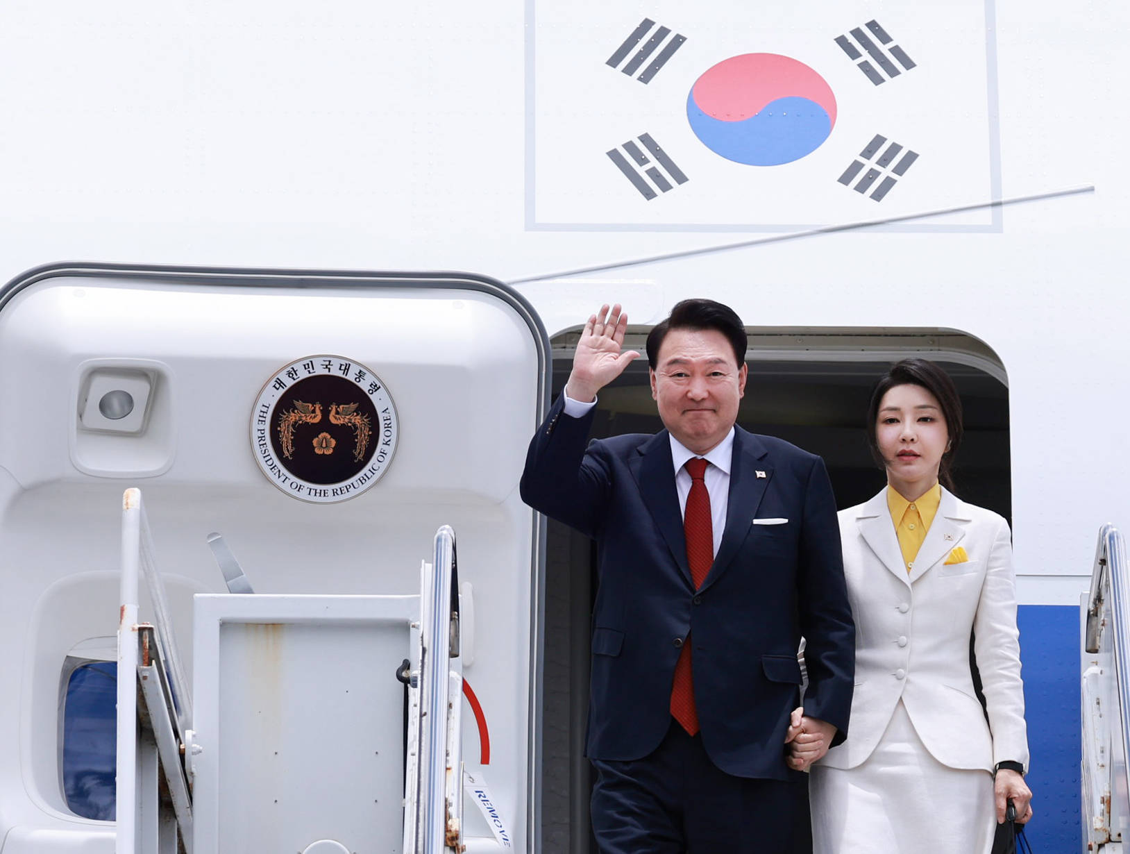 皇冠信用网址_尹锡悦皇冠信用网址,困于龙山总统府