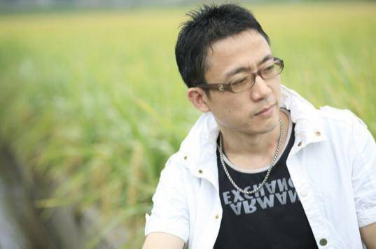 皇冠信用网会员怎么开通_写歌30年穷困潦倒皇冠信用网会员怎么开通,前妻失望选择离婚,谁料51岁靠一首歌一夜成名
