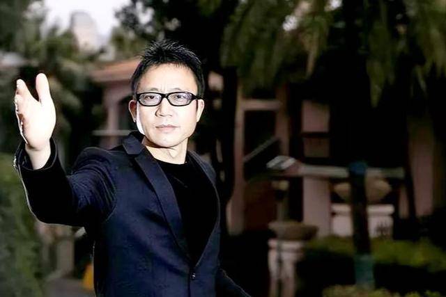 皇冠信用网会员怎么开通_写歌30年穷困潦倒皇冠信用网会员怎么开通,前妻失望选择离婚,谁料51岁靠一首歌一夜成名