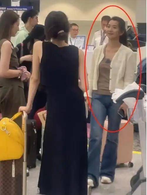 信用盘怎么开户_45岁陈好现身北京信用盘怎么开户,衣着邋遢三角区显眼,网友:怎么老成这样了