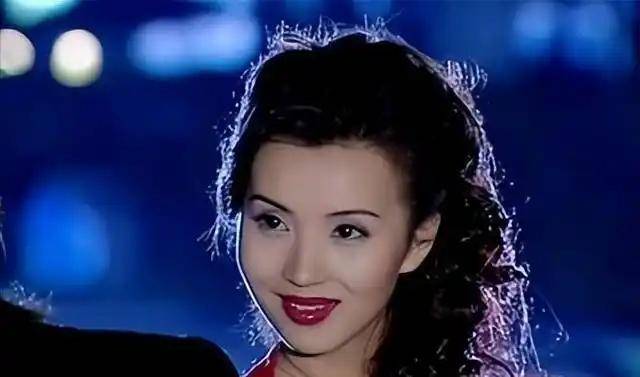 信用盘怎么开户_45岁陈好现身北京信用盘怎么开户,衣着邋遢三角区显眼,网友:怎么老成这样了