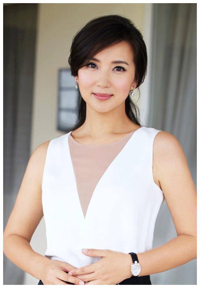 信用盘怎么开户_45岁陈好现身北京信用盘怎么开户,衣着邋遢三角区显眼,网友:怎么老成这样了