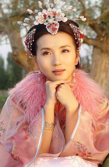 信用盘怎么开户_45岁陈好现身北京信用盘怎么开户,衣着邋遢三角区显眼,网友:怎么老成这样了