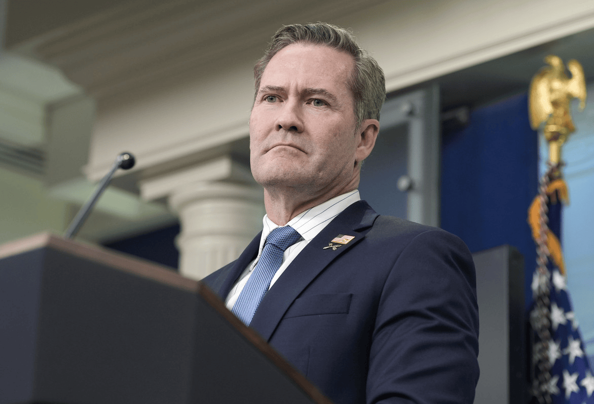 信用网怎么注册
_美副总统被曝私下要求特朗普解雇“同群好友”华尔兹 特朗普说“不”