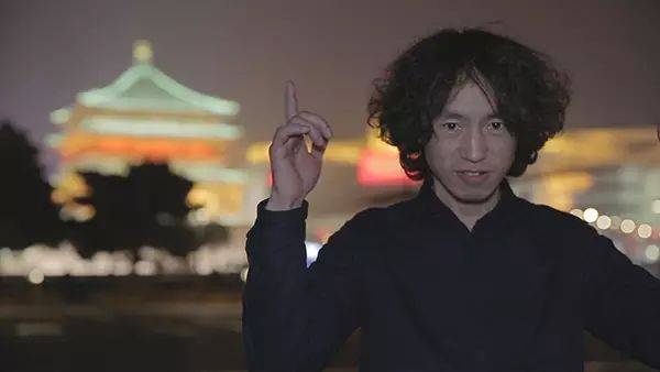 皇冠信用盘代理
_知名歌手复出皇冠信用盘代理
！曾被强制送进精神病院