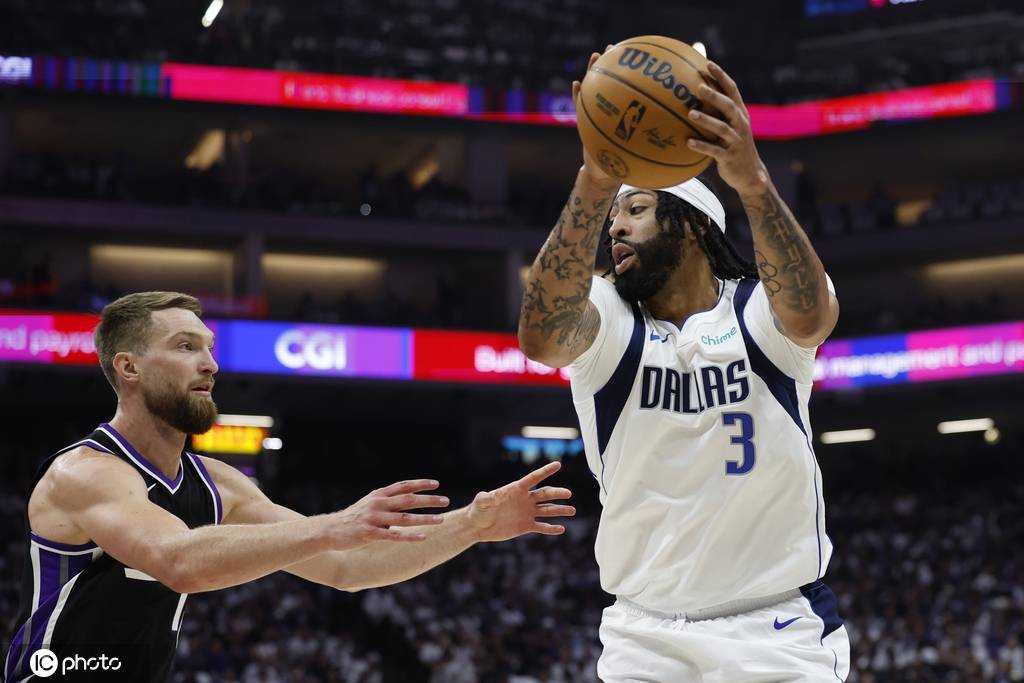 皇冠信用盘在线开户
_浓眉27+9克莱23分 独行侠淘汰国王保留季后赛希望