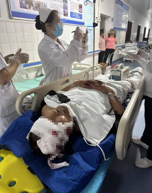 皇冠信用网代理
_六旬男子骑车被越野车撞飞皇冠信用网代理
,女儿发帖:肇事司机是退休法官