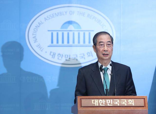 皇冠信用网会员开户
_韩国大选：金文洙完成候选人登记皇冠信用网会员开户
，前总理韩德洙已退选