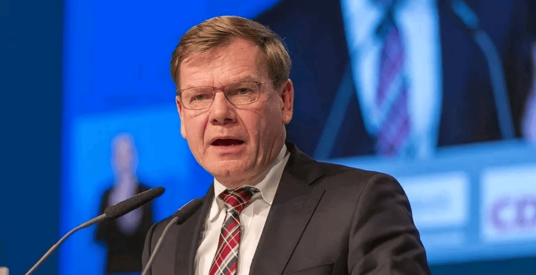 皇冠信用网会员申请
_德国外长敦促中方皇冠信用网会员申请
，对俄乌冲突“负责”，王毅外长8字回应意味深长！