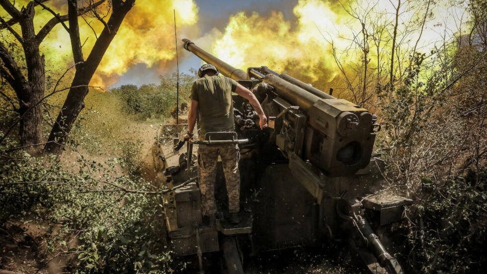 皇冠信用网正网
_俄乌不用再打了皇冠信用网正网
？乌克兰前总理爆料：泽连斯基将辞职并离开乌克兰