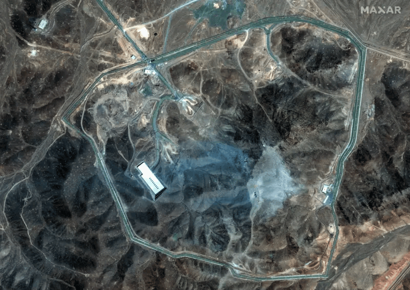 皇冠信用網在哪里开通_卫星图像:伊朗福尔道地下核设施出现6个新坑