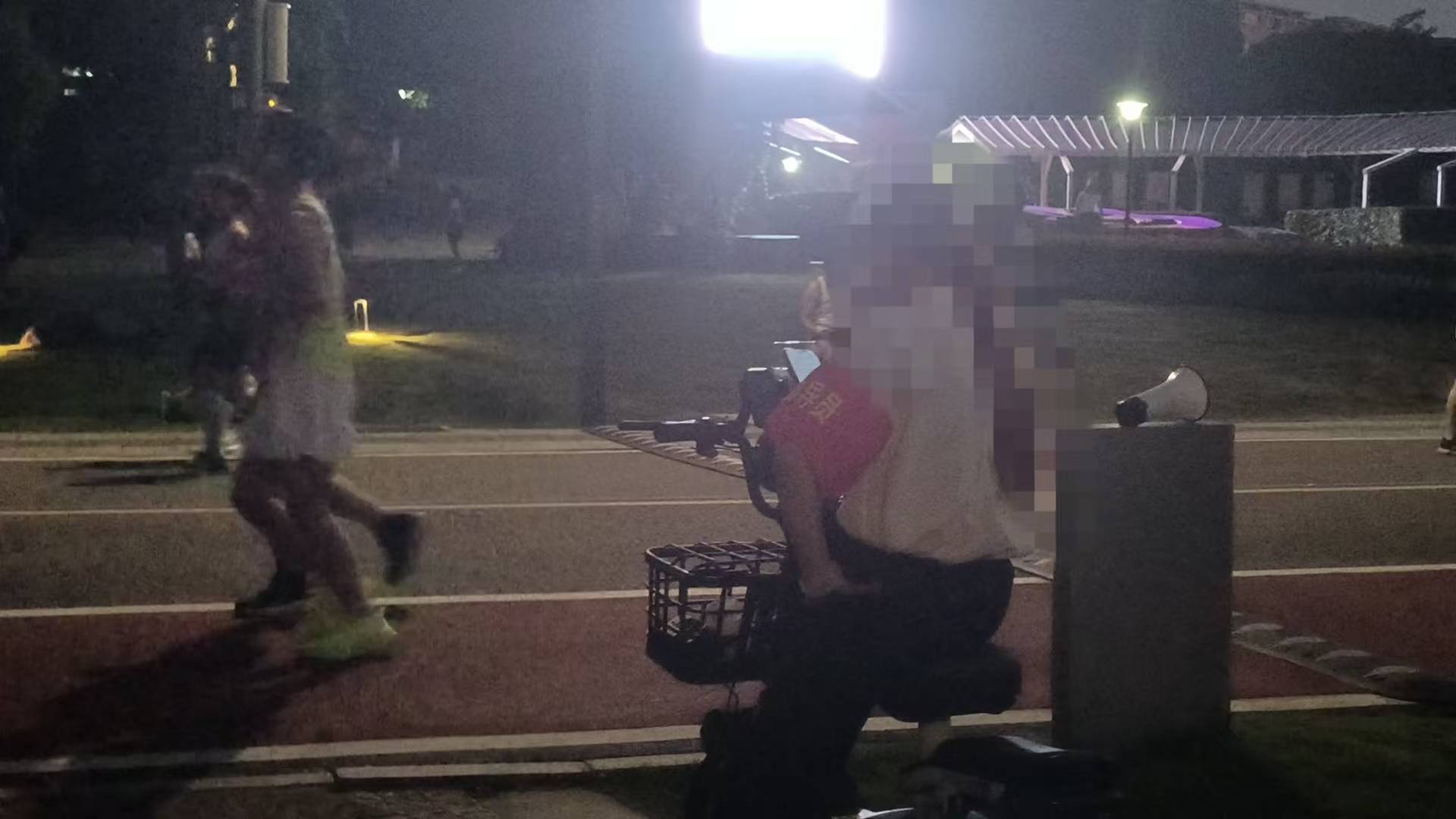 体育皇冠信用网_“时不时看到120来！”长沙一公园夜骑事故频发体育皇冠信用网，记者探访！多方回应