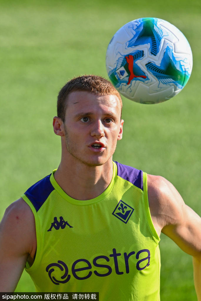 皇冠登1登2登3出租
_佳夫转会纽卡!米兰主帅阿莱格里虽挽留无果皇冠登1登2登3出租
,未来战术布局如何调整?