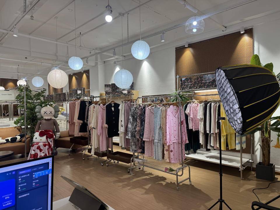 皇冠公司的代理怎么拿
_成本仅20元！上海警方成功破获一起生产、销售假冒品牌案皇冠公司的代理怎么拿
，涉案金额4500余万元