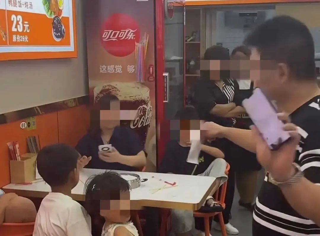 爱沙尼亚乙组联赛_郑州“续面事件”面馆关门爱沙尼亚乙组联赛,老板引争议后致歉!快评:切忌“过早站队”,更不该“按键伤人”