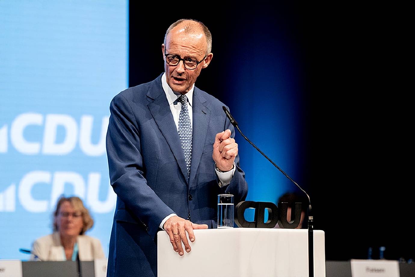 斯托克城vs布拉德福德
_德国总理于10月访华!突然撕毁合作协议斯托克城vs布拉德福德
,宣布放弃中企涡轮机,默茨的手段还是太狠